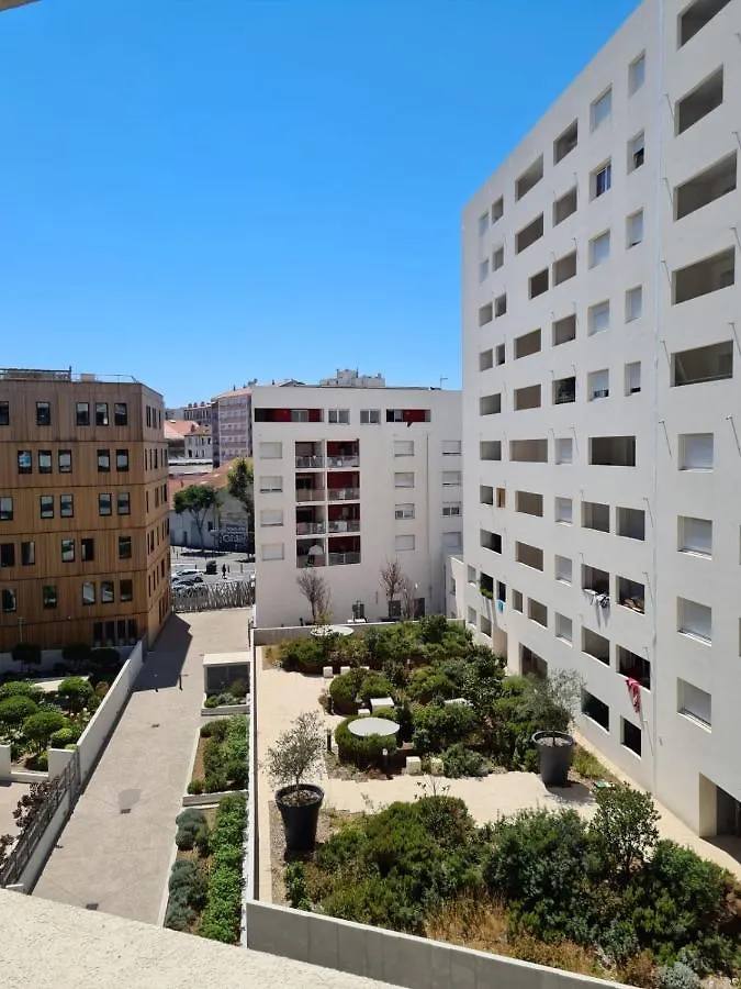 Appartement Lac rose - Parking, Métro, jusqu'à 4 personnes Marseille 0*,  France